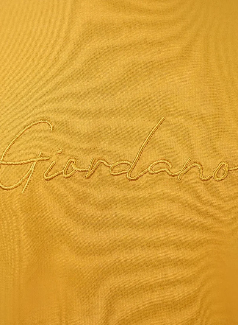 GIORDANO  Men's Slim Fit Cotton Signature Print Tee for Men | Best Price UAE